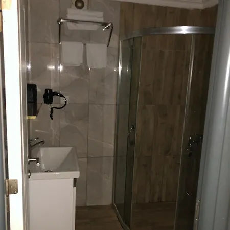 Hotel Luu *